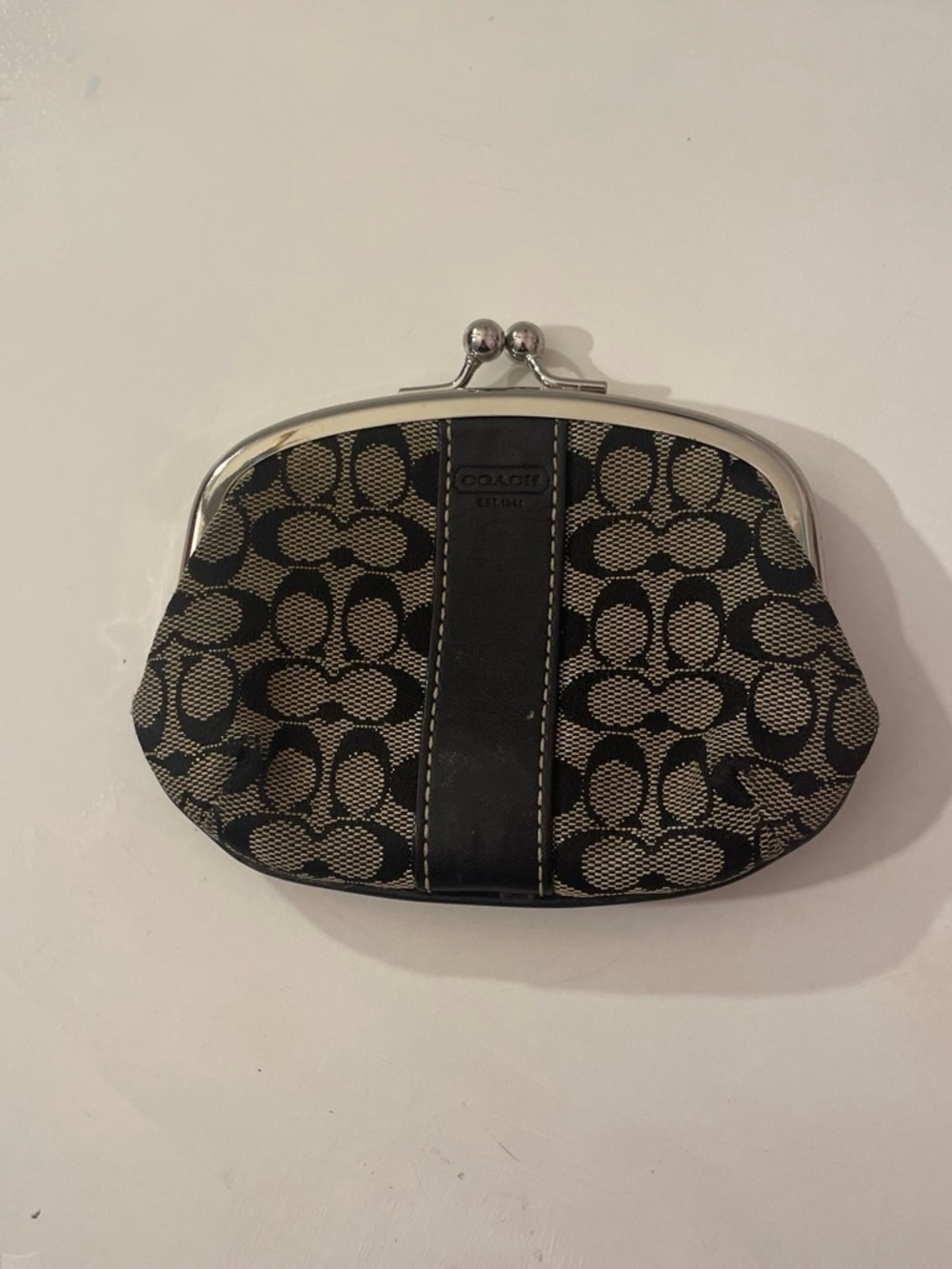 Coach Signature Kiss-Lock Coin Purse in Black/Tan